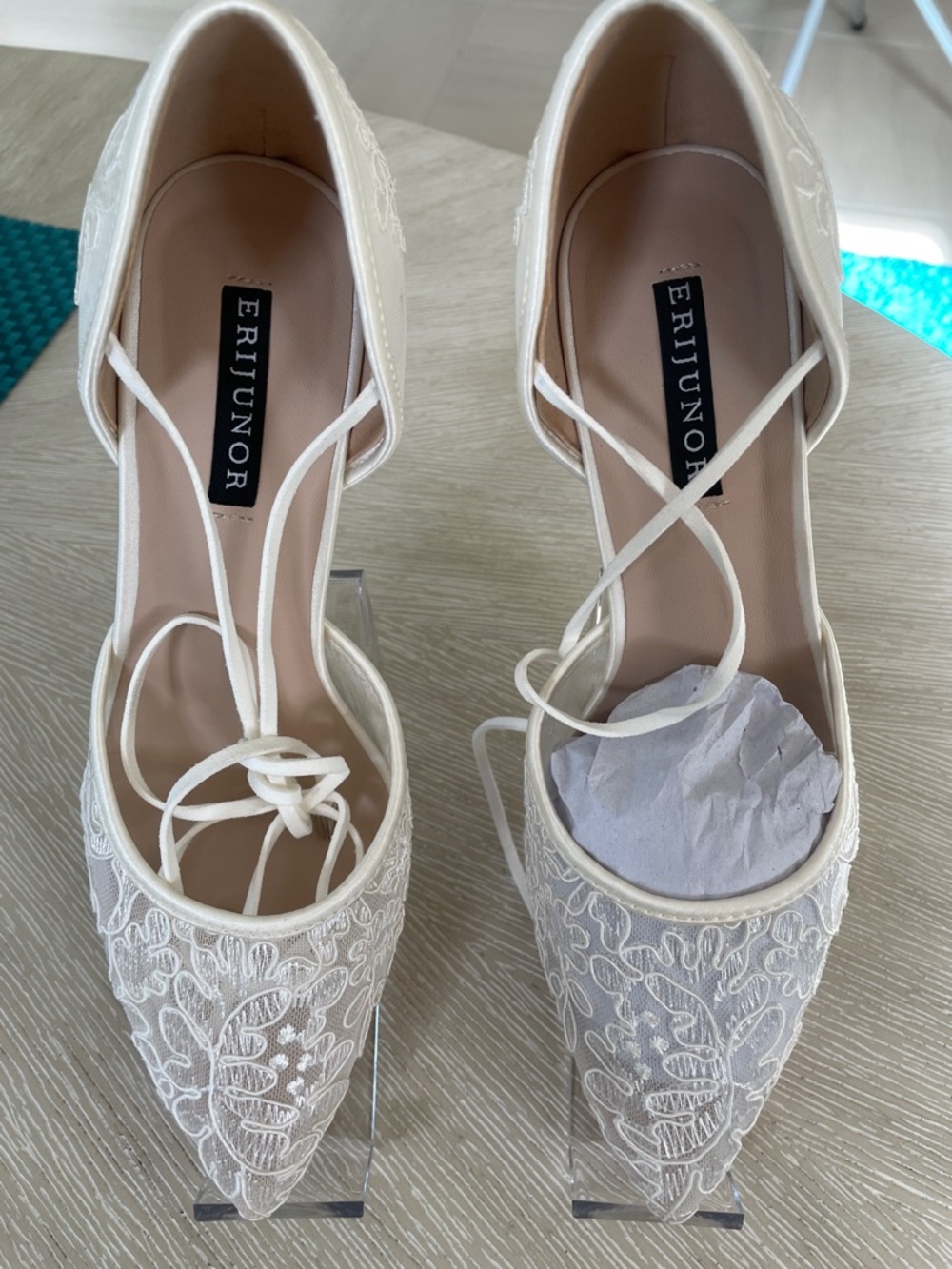 ERIJUNOR Women's Cream Lace Pointed Toe Heels